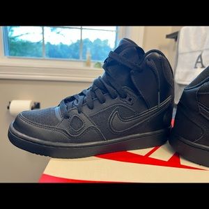 Boys Nike SON OF FORCE MIDI NIB